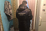 В частном доме найден труп с ножевыми ранениями груди и шеи 