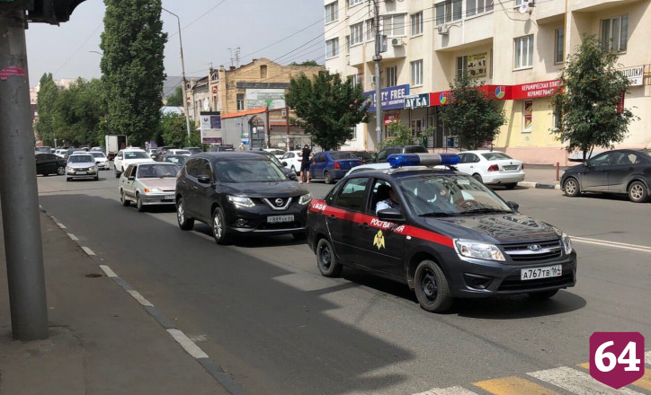 Иномарка и «Патриот» не поделили перекресток в центре Саратова