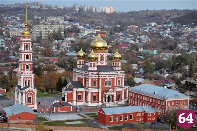 Саратовцы на экскурсии узнают историю чудом спасенного Покровского собора