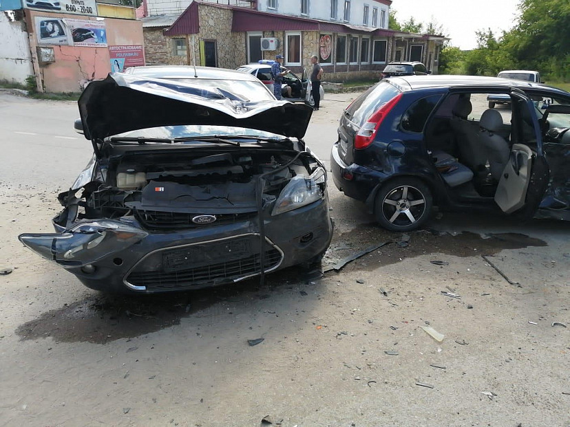 Пассажирка иномарки покалечилась в ДТП с «Калиной» 