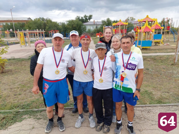 Под Саратовом 74-летний морж пробежал марафон