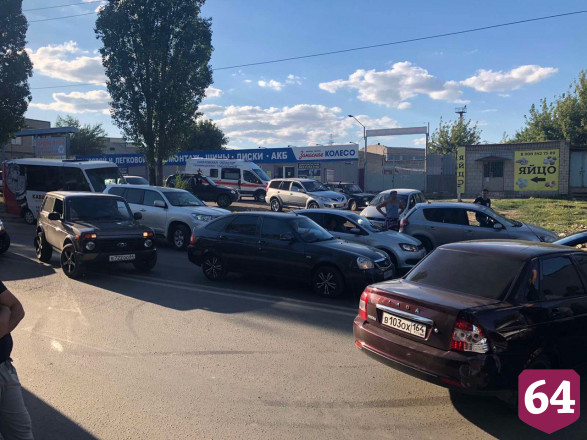 В массовом ДТП на Сокурском тракте пострадали беременная и двое детей
