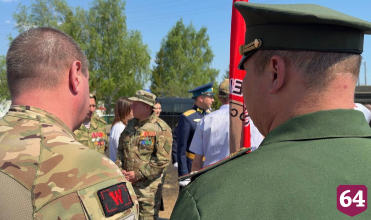 В саратовской Правде открыли памятник воинам спецоперации