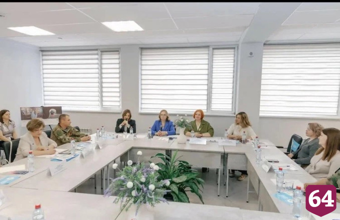 В Саратовской области открыли фотовыставки в поддержку материнства и детства
