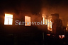 Пожарные потушили полыхающий дом в Саратове