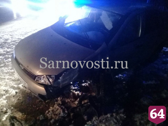 В аварии под Саратовом разбились пьяный водитель и женщина