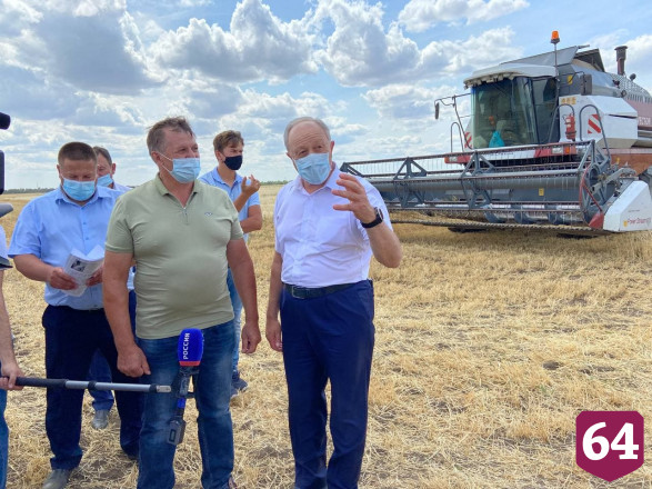 Губернатор поблагодарил школьника за помощь в уборке урожая 