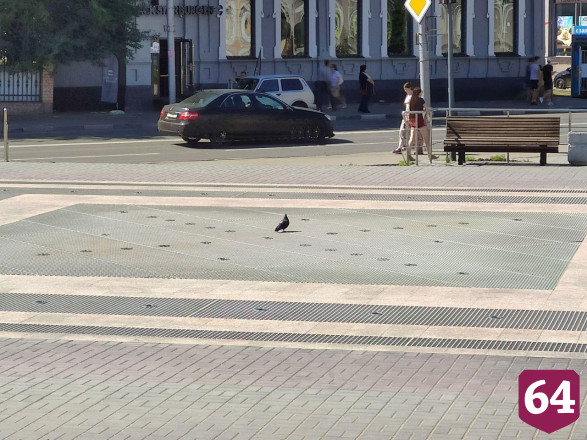 В Саратове не намерены включать фонтан у ТЮЗа до снятия ограничений