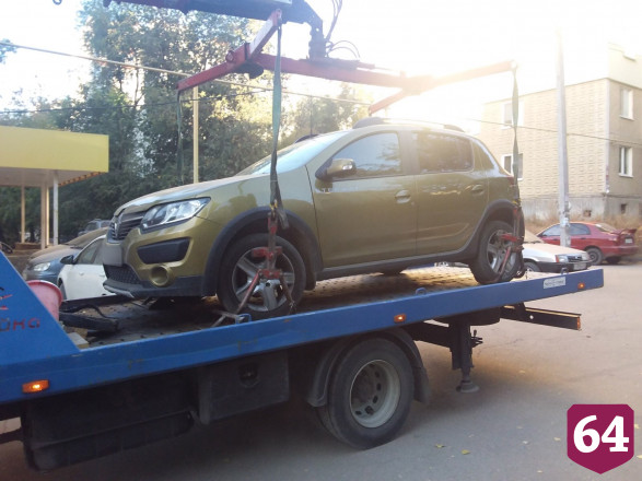 За долг по кредиту у женщины арестовали Renault