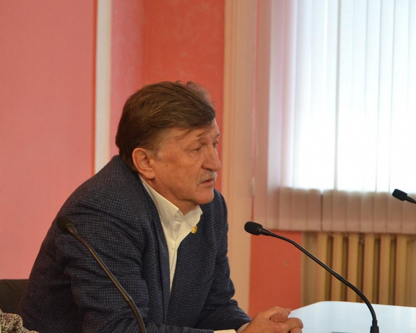 Обвиняемому в мошенничестве чиновнику мэрии Саратова продлили домашний арест