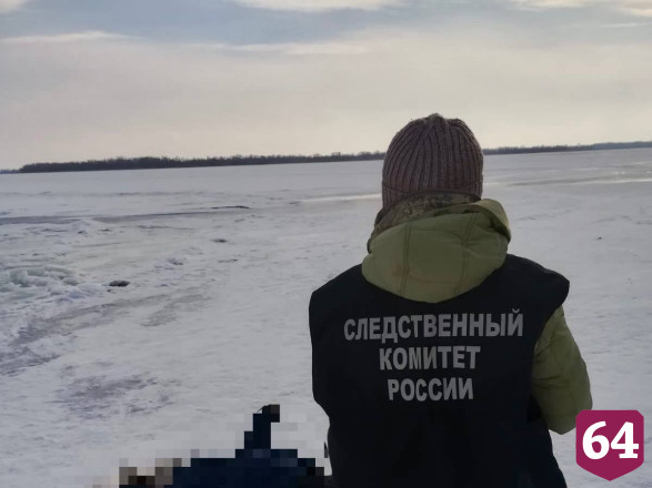 Саратовец решил покататься на внедорожнике по льду Волги и утонул