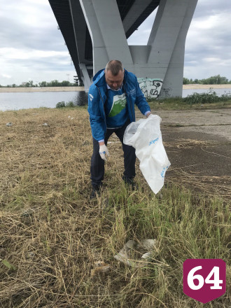 Министр для повышения эффективности переобулся и ушел в камыши