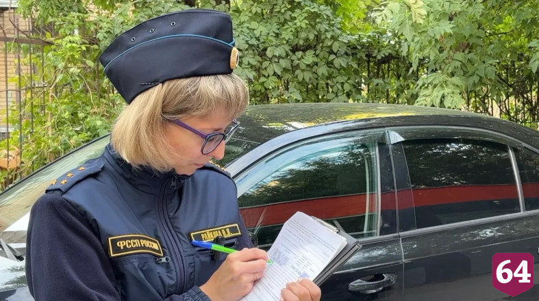 Саратовские приставы арестовали иномарки должников за тепло и воду
