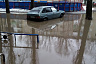 Многоэтажку отрезало от мира дождевыми водами