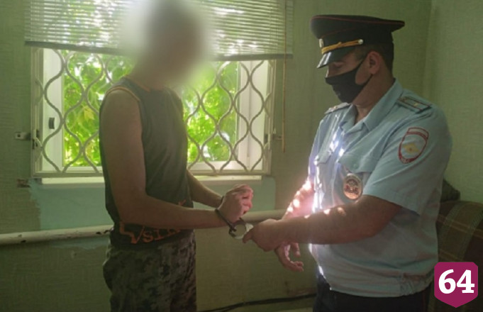 Молодого мужчину подозревают в избиении саратовца до смерти 