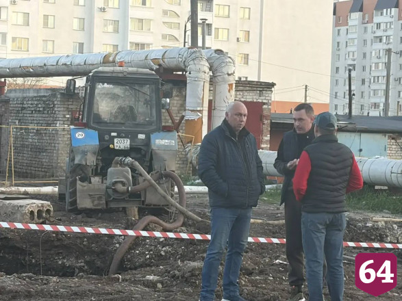 После коммунальной аварии в Энгельсе Максим Леонов объявил чиновникам выговоры