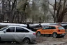 В Саратове трубой теплотрассы придавило 9 автомобилей