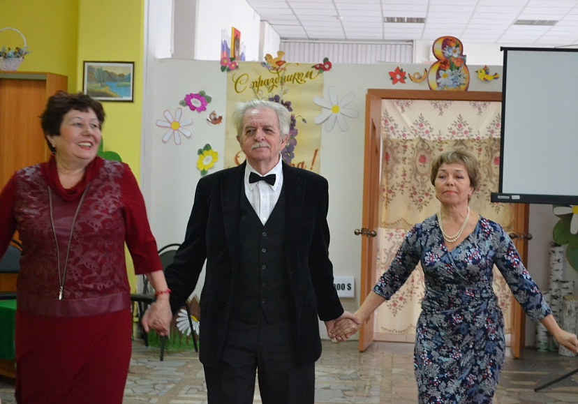 Офицер из Саратова играет в театре и пишет пейзажи