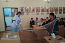 Под Саратовом плетут маскировочные сети для мобилизованных