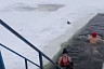 Жители Саратова празднуют Новый год купанием в Волге