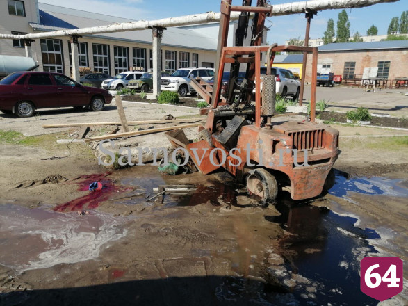 Смертью рабочего под погрузчиком заинтересовались следователи