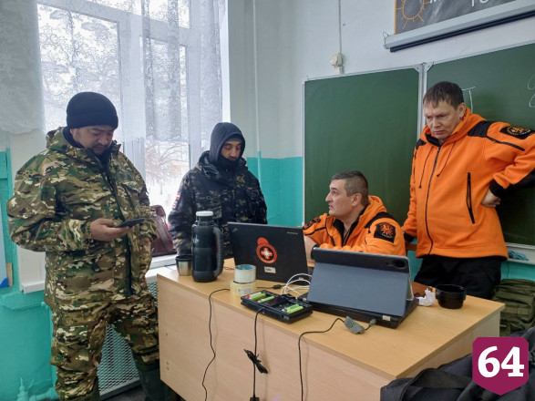 Пропавшего под Саратовом подростка ищут десятки людей