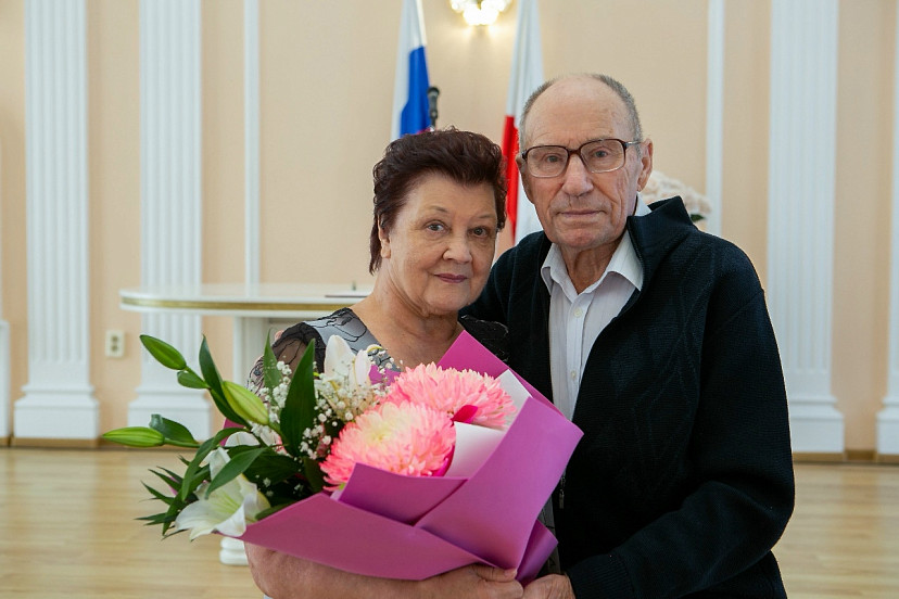 Супруги из Энгельса познакомились в 7-м классе и прожили в любви 60 лет 