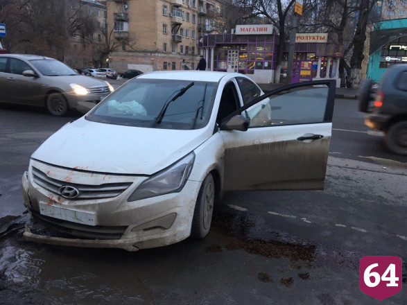 На Орджоникидзе в ДТП со столбом пострадали 4 человека