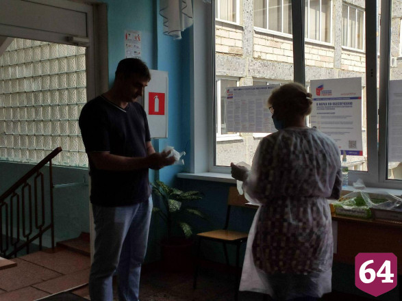 Саратовцы идут голосовать по поправкам в Конституцию для влияния на будущее страны