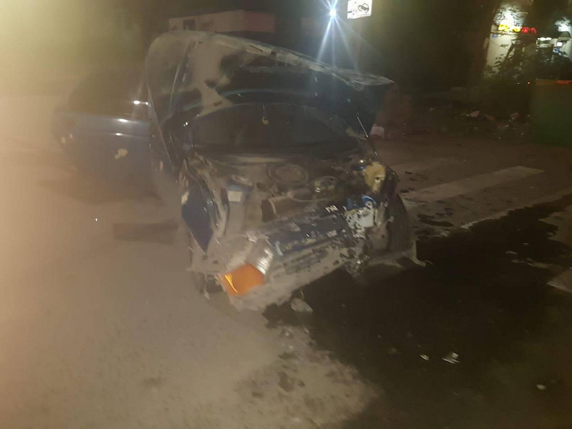 В ДТП с «Мерседесом» в Саратове покалечилась 19-летняя девушка