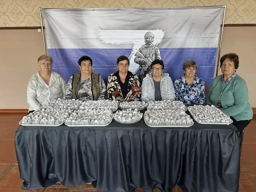 Саратовские волонтеры изготовили тысячу пакетиков целебного чая для бойцов СВО