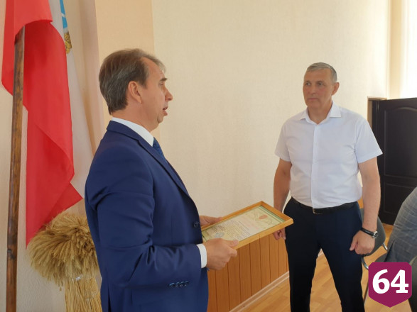 Глава Пугачевского района ушел в отставку 