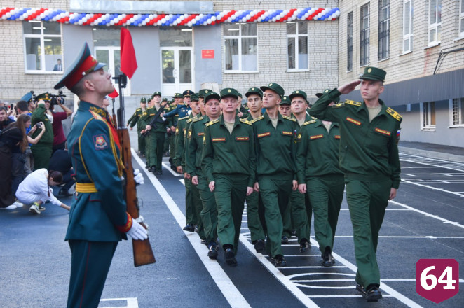 Первые курсанты Саратовского химучилища приняли военную присягу