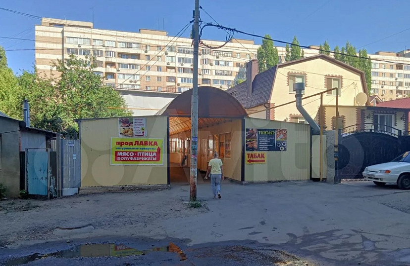 В Саратове за 10 миллионов продают рынок с арендаторами