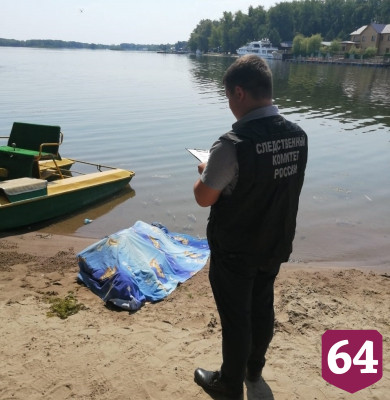 Саратовец нырял с друзьями с понтона на турбазе и утонул