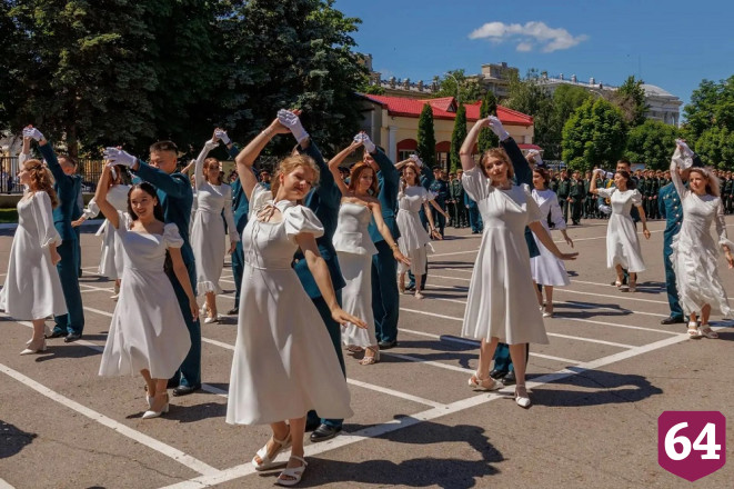 Лейтенантский вальс станет традицией молодых саратовских офицеров 