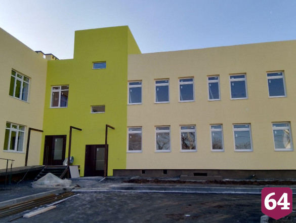 Саратовский губернатор раскритиковал строителей крупнейшего детского сада  