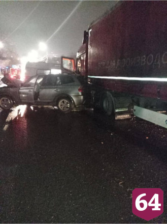 В Саратове жертва ночного ДТП с фурой скончалась в больнице