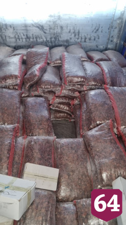 В Саратовскую область из Казахстана не попали 22 тонны изюма и сухой дыни