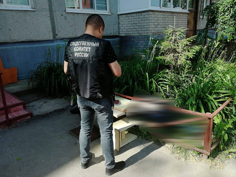 Горожанина обнаружили мертвым у подъезда 