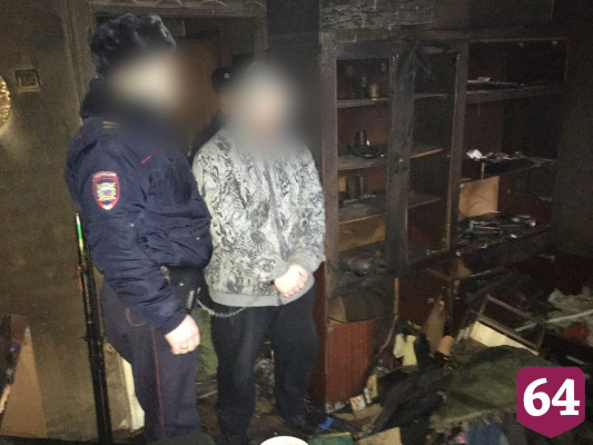 Житель Энгельса пытался сжечь тела двух убитых мужчин в квартире