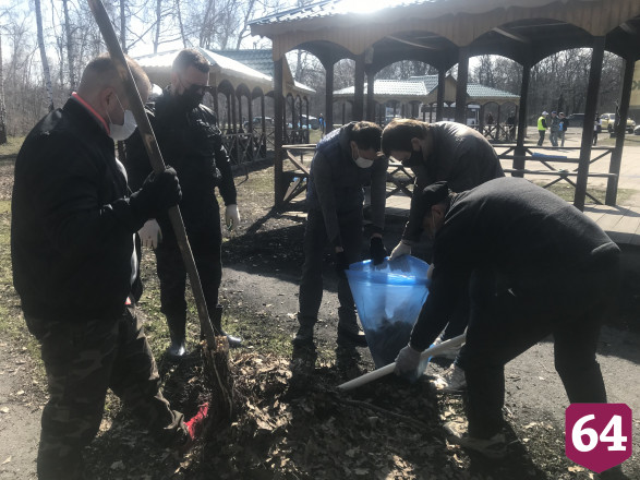 После субботника с Кумысной поляны вывезли 42 кубометра мусора