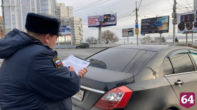 Саратовец может лишиться иномарки за долг в 650 тысяч рублей
