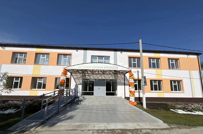 В Саратовской области открыли современный клуб и школу искусств