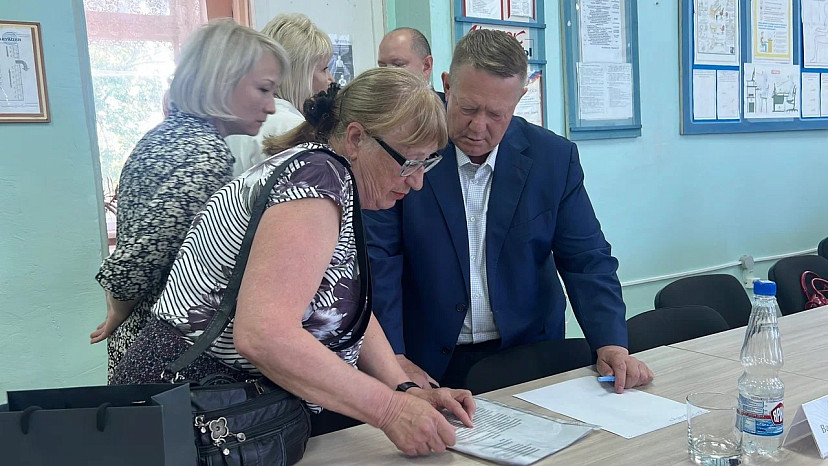 Саратовцы пожаловались депутату Госдумы на протечку кровли после капремонта