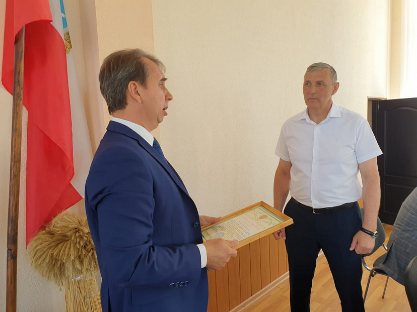 Глава Пугачевского района ушел в отставку 