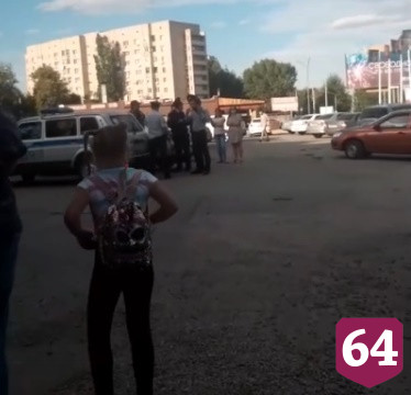 В Саратове эвакуировали посетителей торговых центров