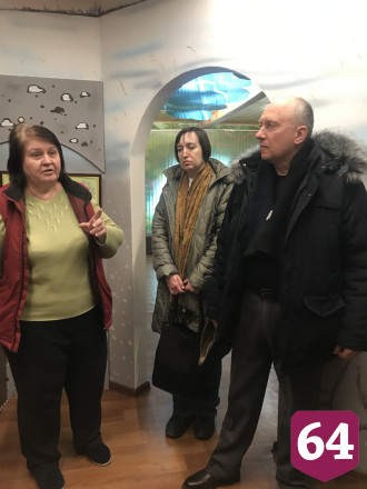 Саратовцам показали музей пчелы и пень исполнения желаний