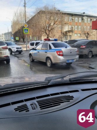 Рядом с саратовским вокзалом столкнулись 5 автомобилей