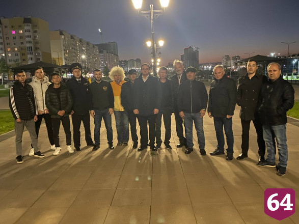 Чемпион мира по кикбоксингу патрулировал Саратов